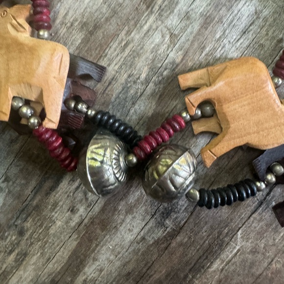 Vintage Wooden Hand Carved Tribal Safari Bead Necklace - Picture 2 of 4